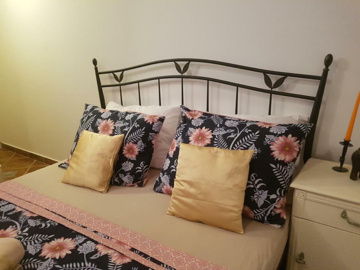 Axis Center Apartment *